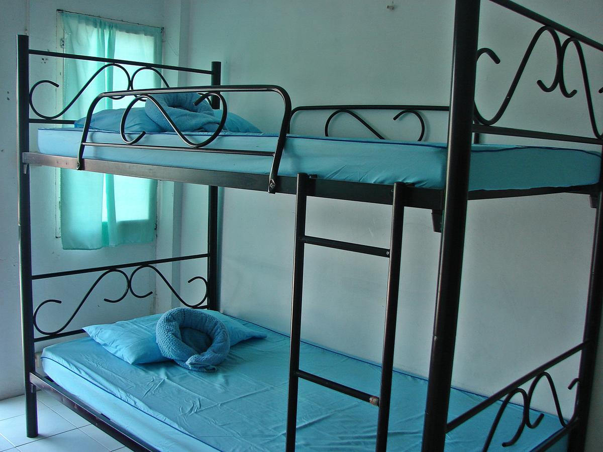 Gondor Guesthouse Чиангмай Екстериор снимка