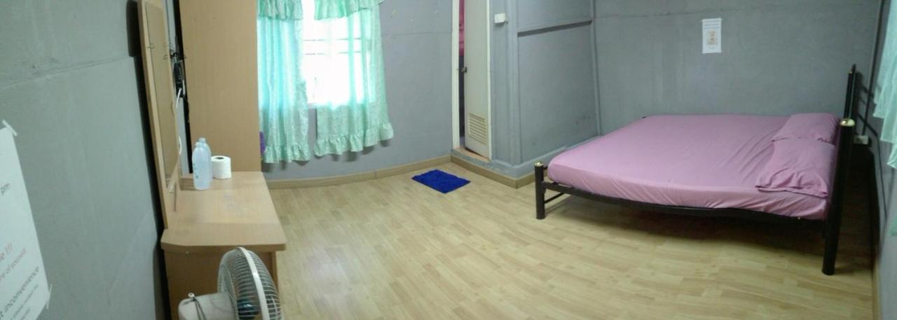 Gondor Guesthouse Чиангмай Екстериор снимка